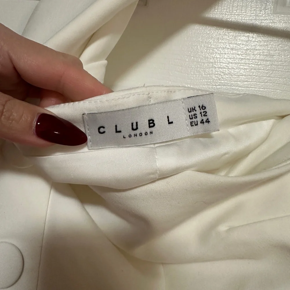 Club L London Dani White Buttoned Bodycon Halter Dress - Picture 6 of 7